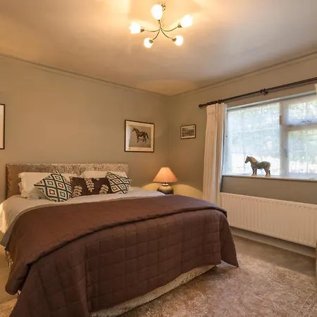 Villa Sleeps 10 With Wifi Letterfrack