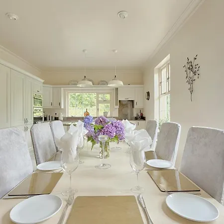 Sleeps 10 With Wifi * Letterfrack