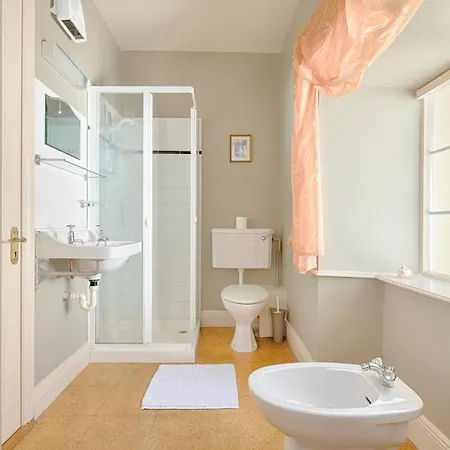 Sleeps 10 With Wifi *