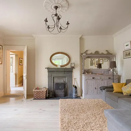 Sleeps 10 With Wifi * Letterfrack