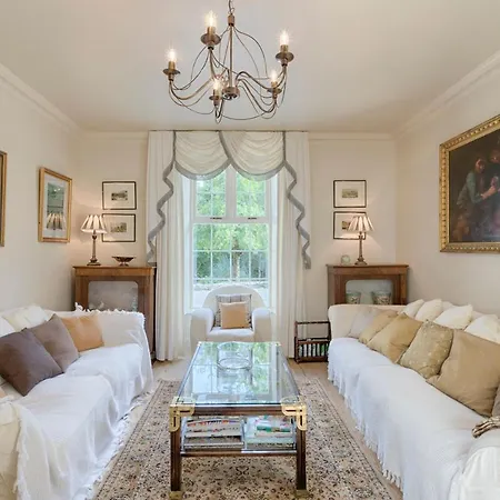 Sleeps 10 With Wifi