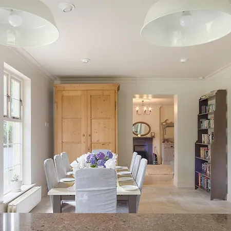 Sleeps 10 With Wifi * Letterfrack